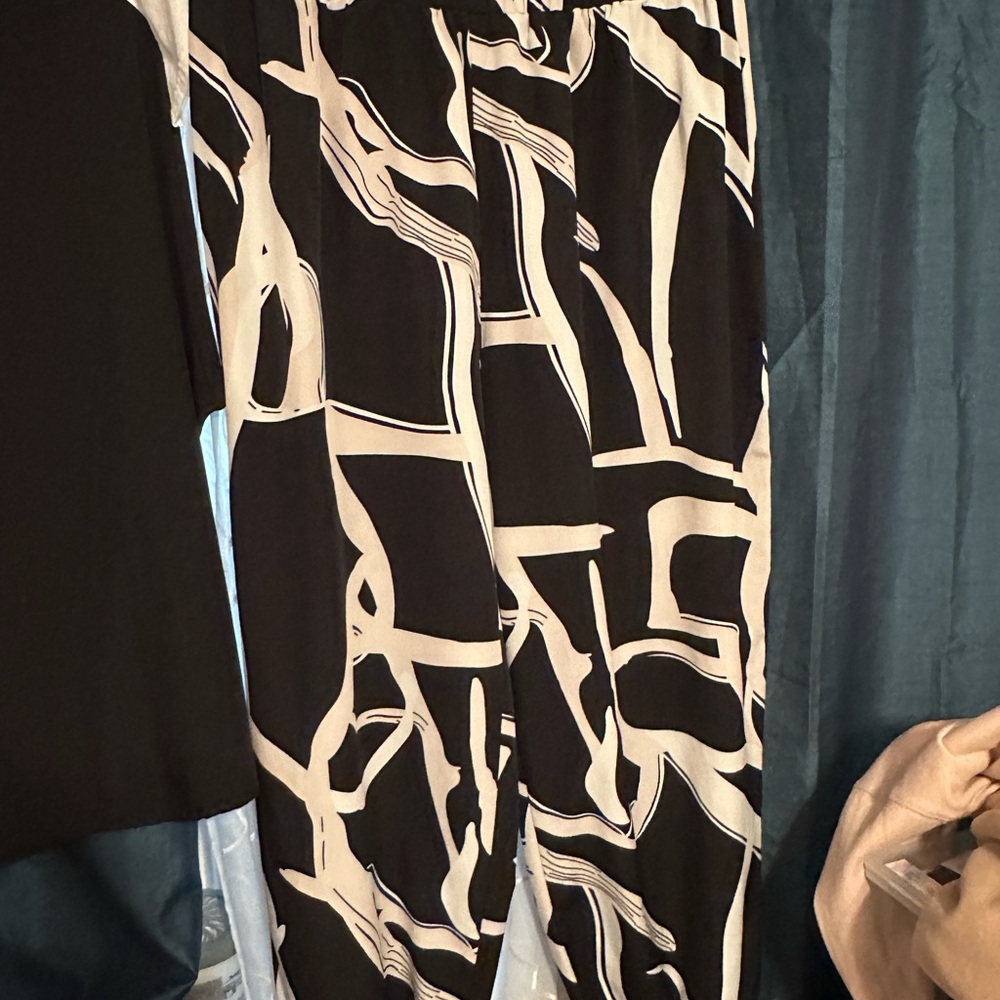 Black Top and Abstract Print Pants Set - Picture 3 of 6